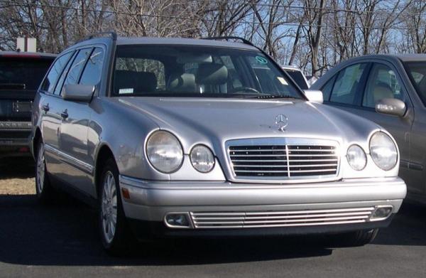 800px-Mercedes-Benz_W210_E-Class_wagon.jpg