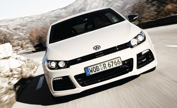 2010_volkswagen_scirocco_r_26_cd_gallery_zoomed.jpg