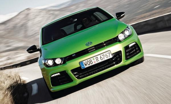 2010_volkswagen_scirocco_r_29_cd_gallery_zoomed.jpg