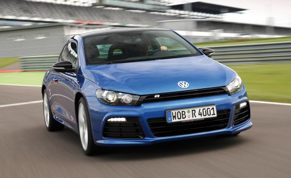 2010_volkswagen_scirocco_r_3_cd_gallery_zoomed.jpg