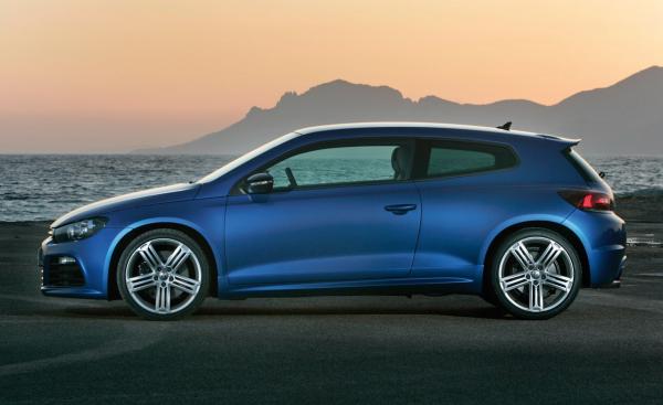 2010_volkswagen_scirocco_r_6_cd_gallery_zoomed.jpg