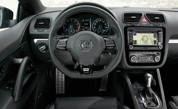 2010_volkswagen_scirocco_r_7_cd_gallery_zoomed.jpg