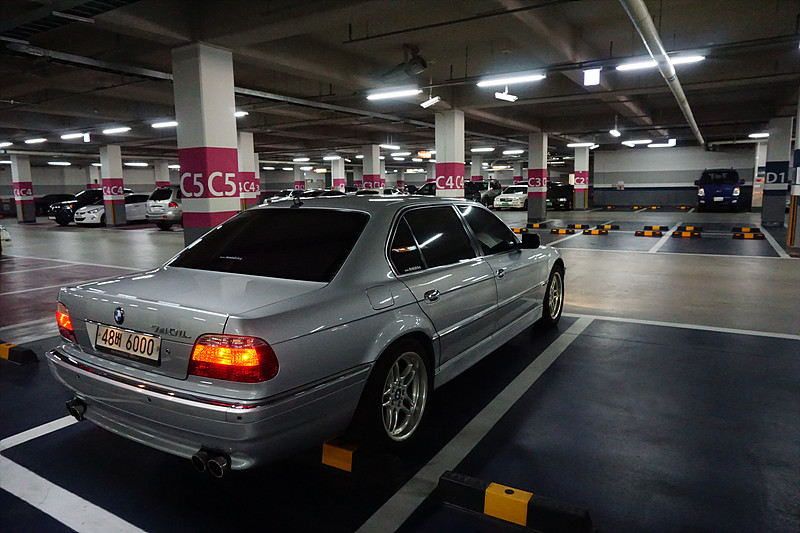 DSC08115.jpg : BMW E38 740iL 2000년식