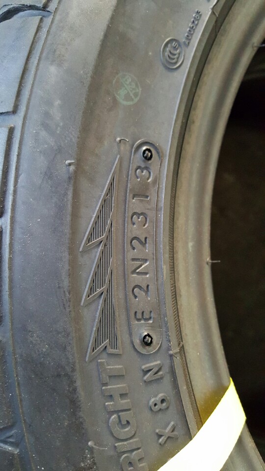 8.jpeg : [신품급] TOYO TIRES PROXES R1R 하이그립 195-55-15 두 본