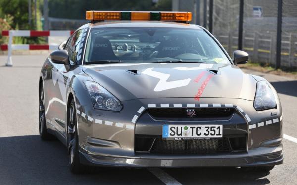 Nissan_GT-R_rapid_response_car_-_presented_to_the_Nordschli.jpg