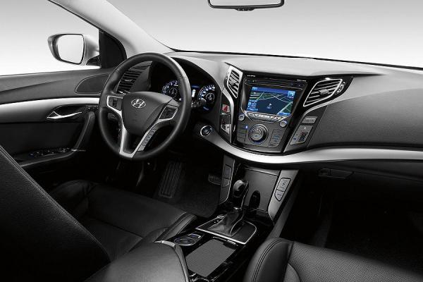 1297984135_Hyundai_i40_Innenraum_f900x600_F4F4F2_C_95bf02c8_451315.jpg