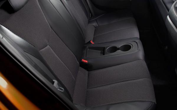 2012-hyundai-veloster-back-seats.jpg