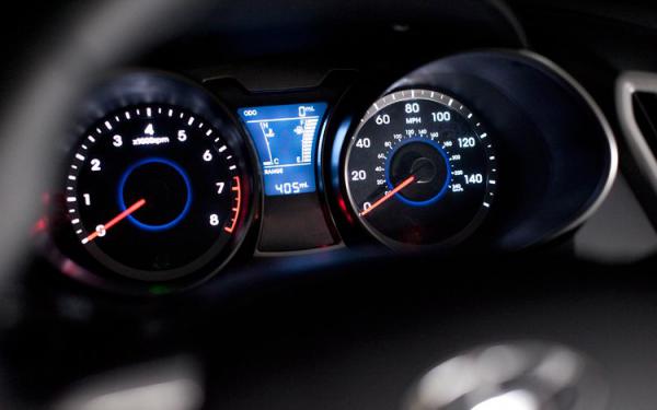 2012-hyundai-veloster-gauges.jpg