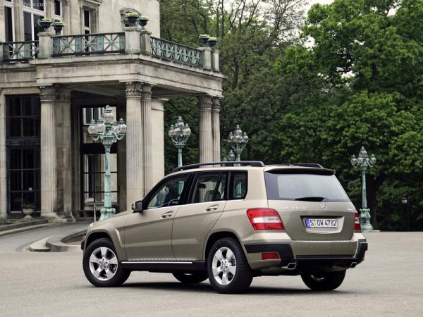 Mercedes-Benz-GLK-Class_2010_800x600_wallpaper_59.jpg